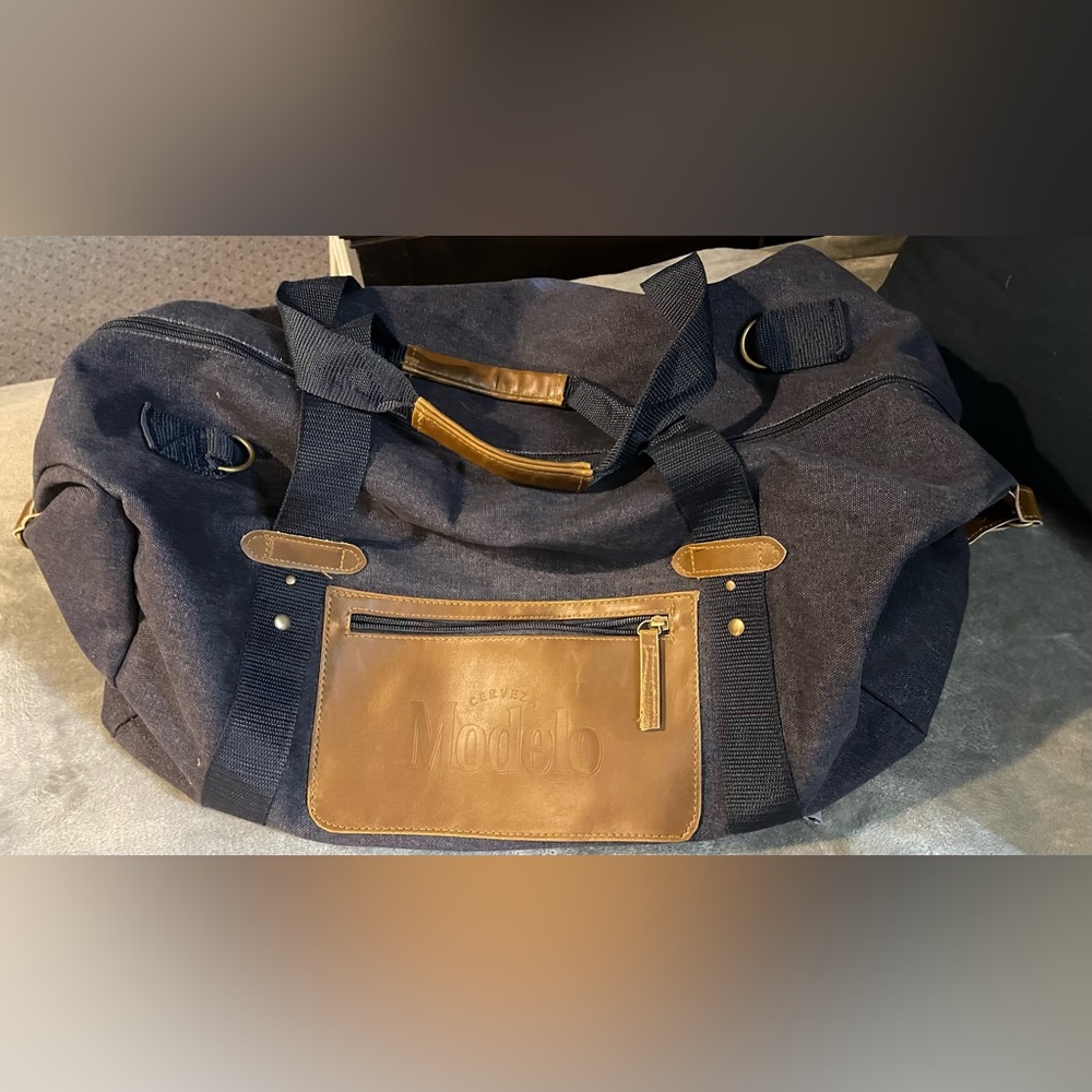 Field And Co. Duffle Bag With Modelo Logo Gem